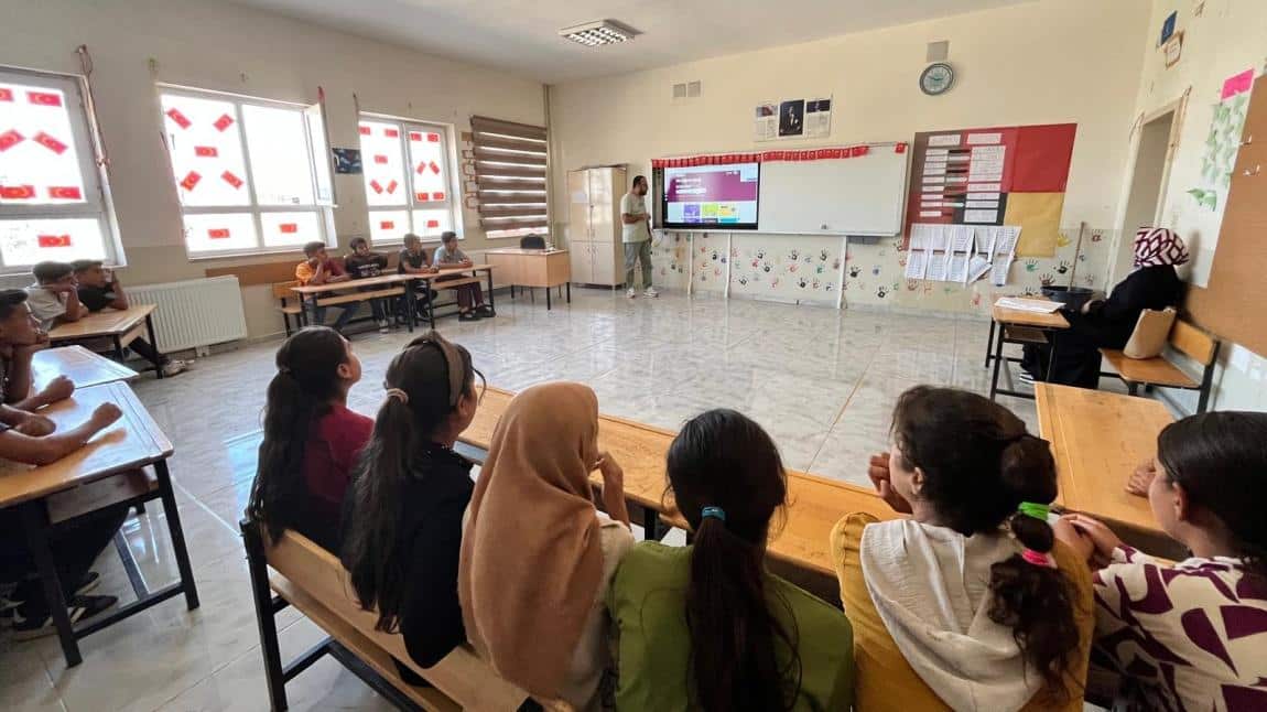 BİGEP KAPSAMINDA LGS ÖĞRENCİLERİNE EBA TANITILDI.